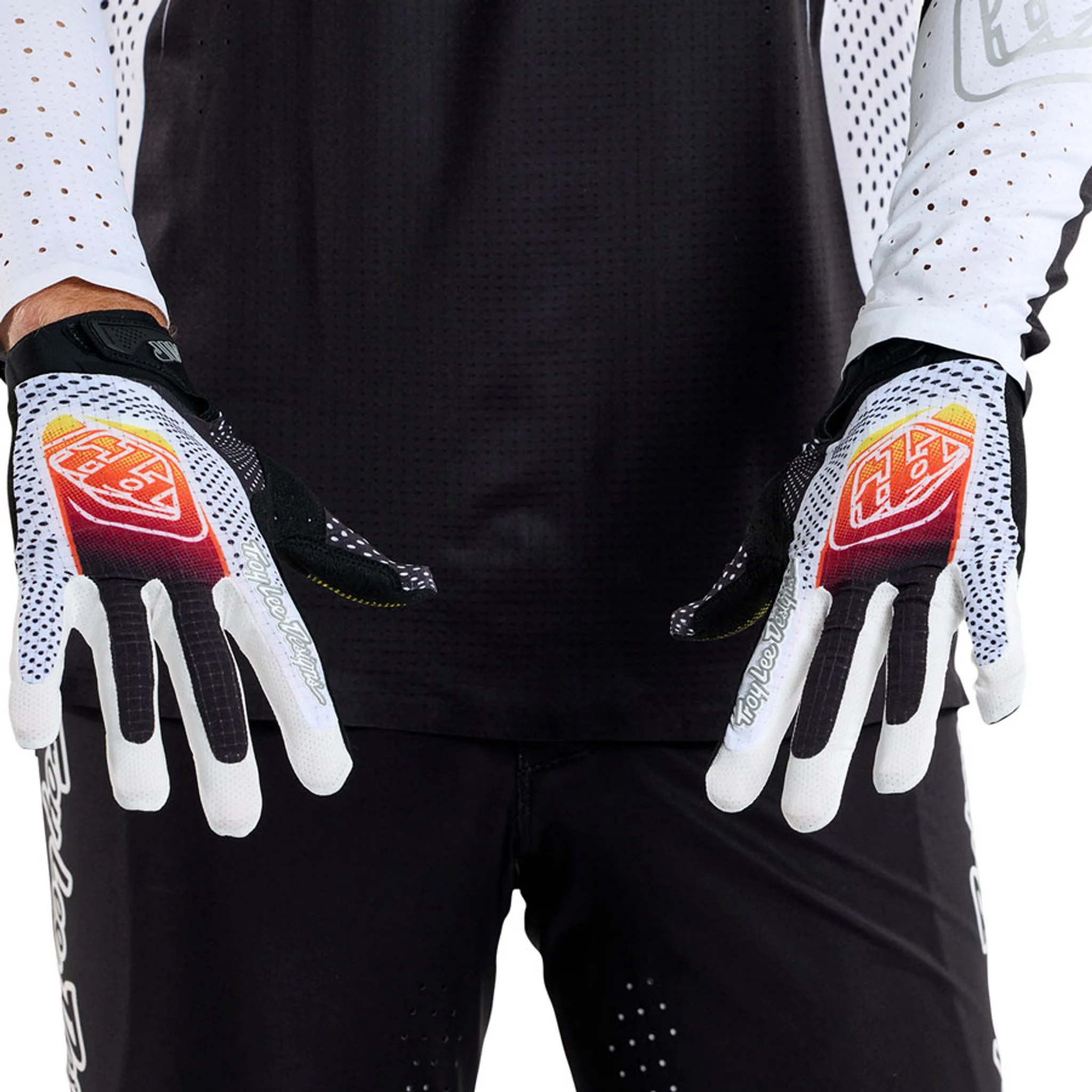 Air Gloves - Image 42
