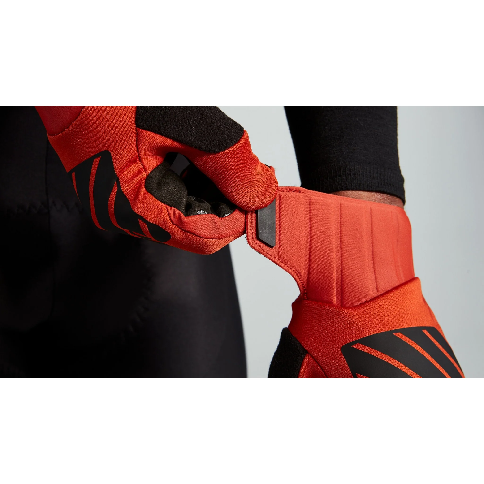 Men’s Softshell Thermal Glove - Image 11