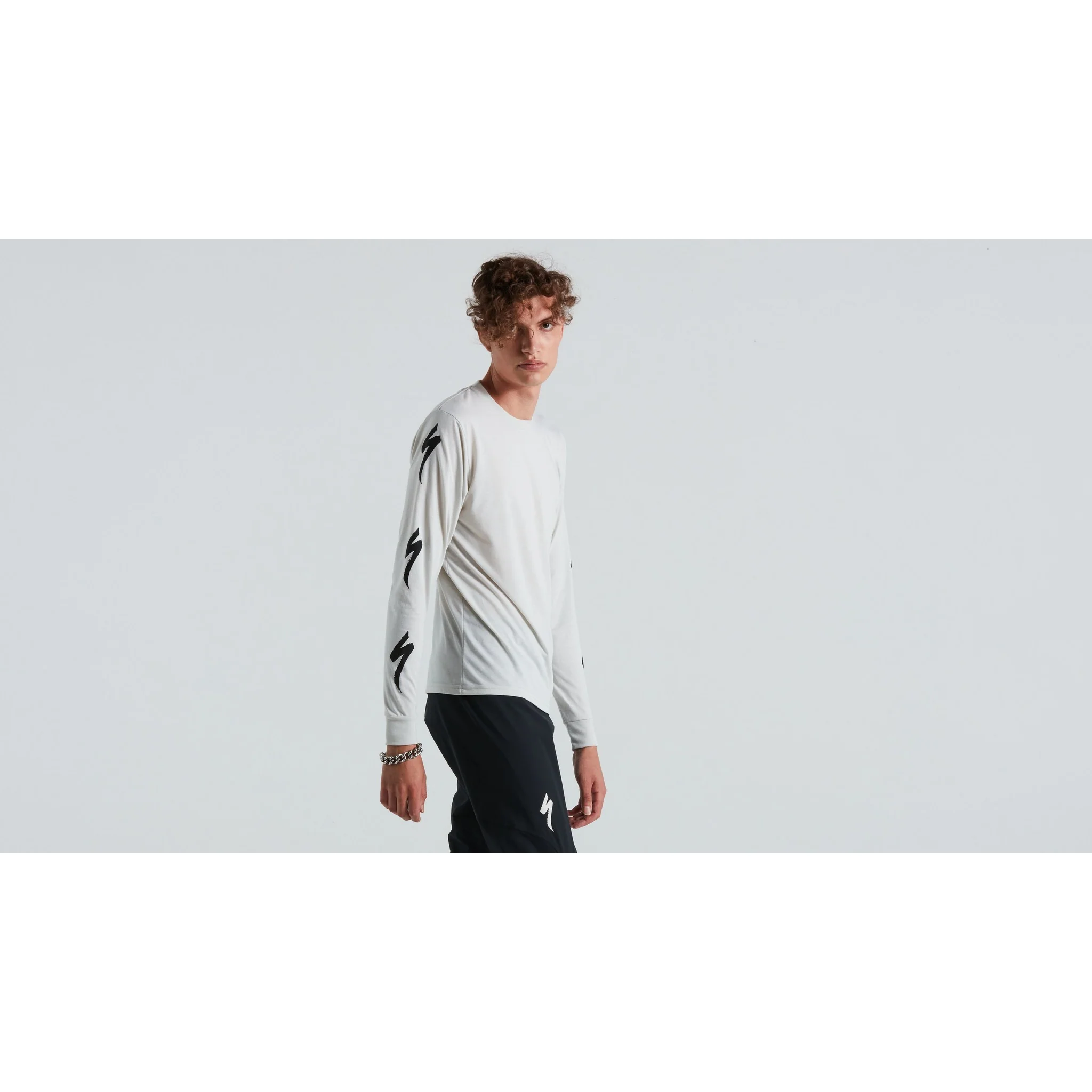 Reign Long Sleeve T-Shirt - Image 6
