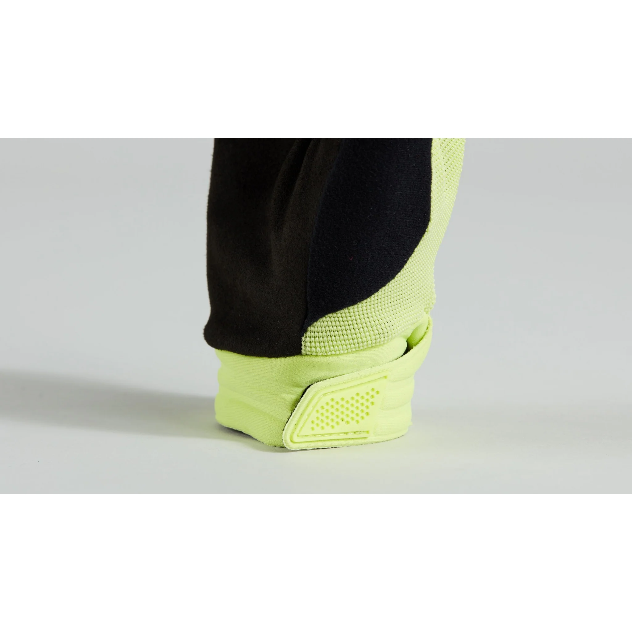 Women's Trail Gloves - Image 19