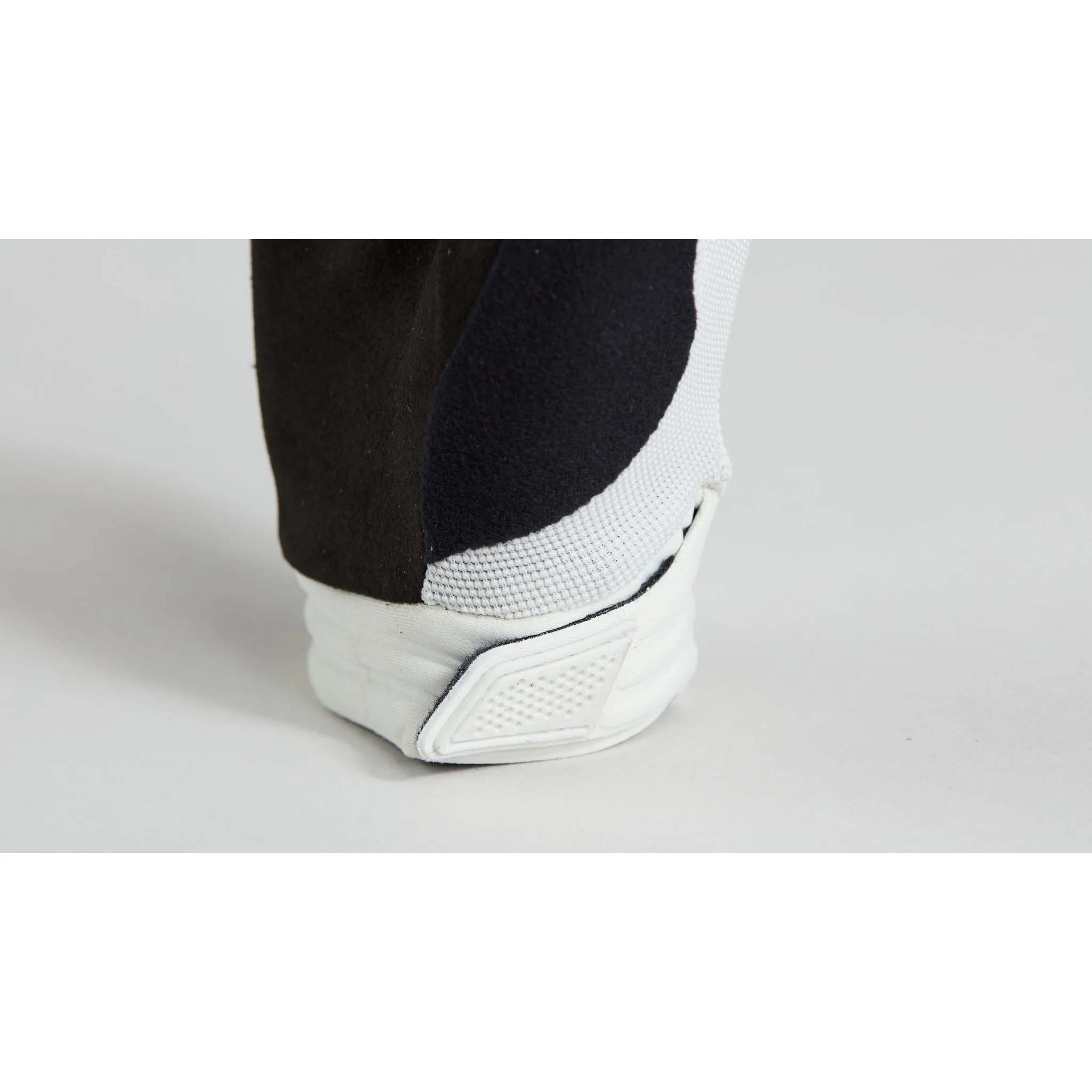 Women's Trail Shield Gloves - Image 18